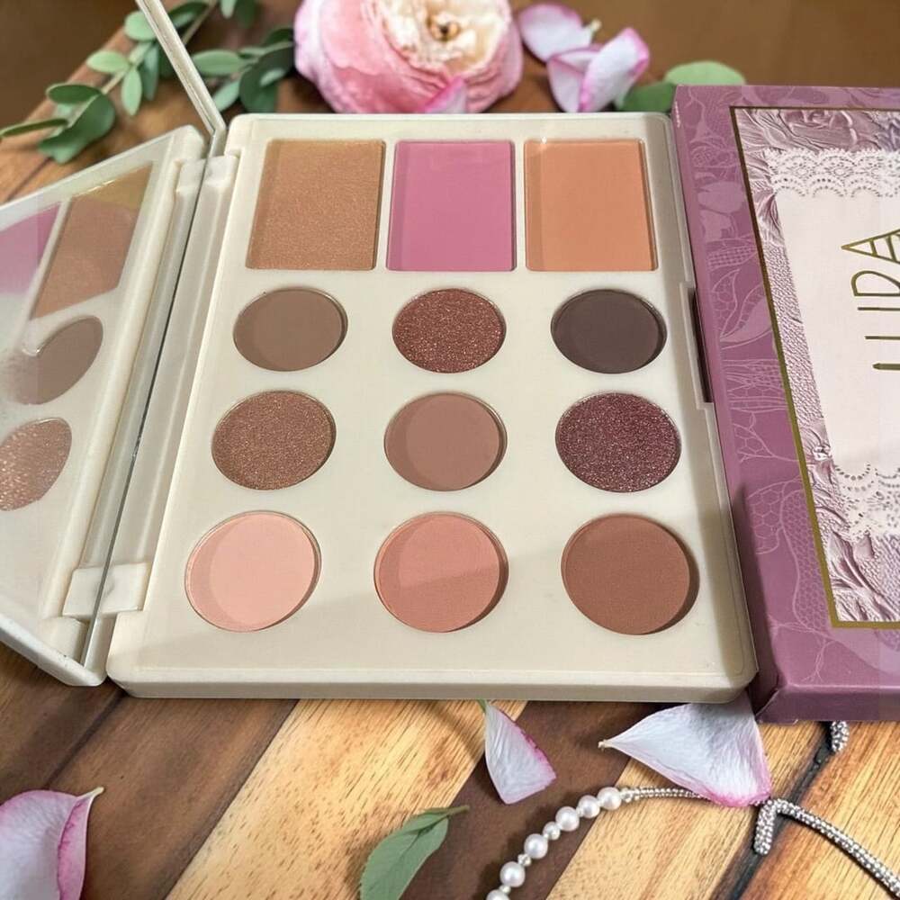 Laura Geller The Wearables Blushed and Blooming Palette New in Box - Picture 3 of 4